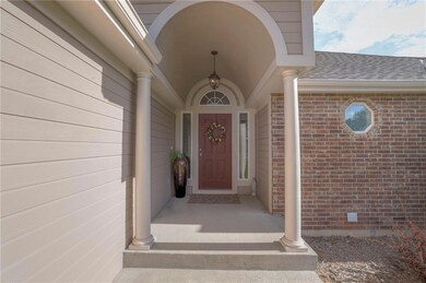 4113 SW Flintrock Dr, Lees Summit, MO 64082 - photo 4