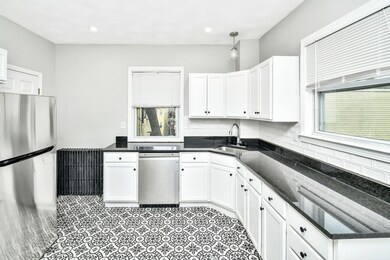 109 Walnut St unit 4, Somerville, MA 02145 - photo 2