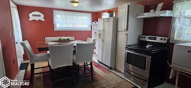 1924 4th St, Perry, IA 50220 - photo 4