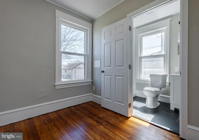 561 Beacon Ave, Paulsboro, NJ 08066 - photo 7