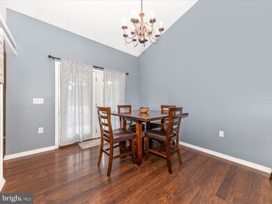 11819 White Pine Dr, Hagerstown, MD 21740 - photo 7