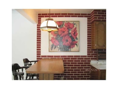 Kitchen. kitchen with cozy breakfast bar