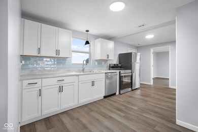 411 Jewell St, Columbus, IN 47203 - photo 7