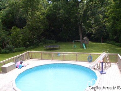 125 Coral Berry Dr, Jacksonville, IL 62650 - photo 2