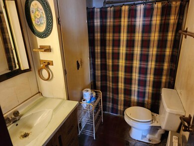 231 Seybold St, Logansport, IN 46947 - photo 2