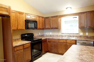 Carillon Ave 7266 - Kitchen