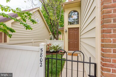 5802 Linden Square Ct, Rockville, MD 20852 - photo 3