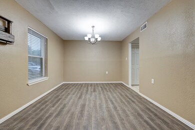 7011 Oak Bough Dr, Houston, TX 77088 - photo 5