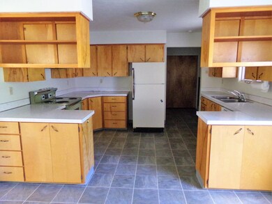 4 kitchen 1