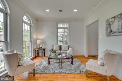 9955 Cyrandall Dr, Oakton, VA 22124 - photo 2