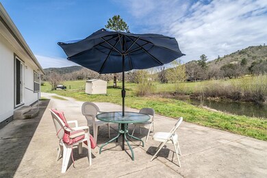 11330 Blackwell Rd, Central Point, OR 97502 - photo 5