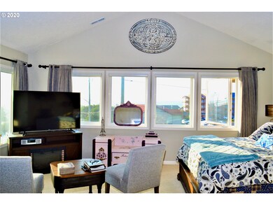 906 SW 7th St, Newport, OR 97365 - photo 5