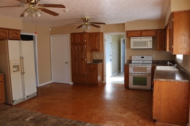 262 Martin Rd, Crossville, TN 38555 - photo 4