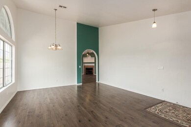 Living Dining Area