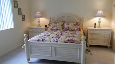 Master bath garden tub
