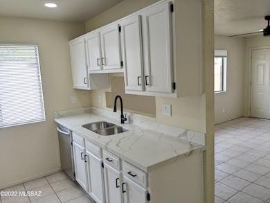 124 E Elm (99)