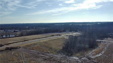 14502 Stringtown Cir, Lake Lotawana, MO 64086 - photo 4