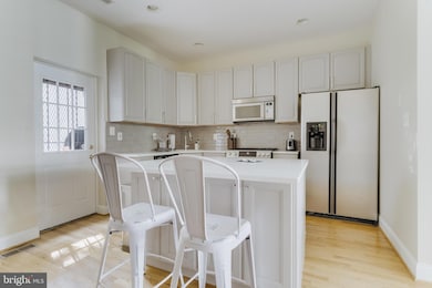 330 11th St SE, Washington, DC 20003 - photo 4