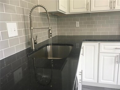 19 Eisenhower Cir, Whitehall, PA 18052 - photo 5