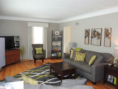 1623 Parker St, Cedar Falls, IA 50613 - photo 2