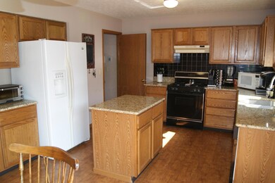 834 Riggsby Rd, Galloway, OH 43119 - photo 5