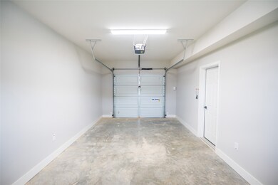 2519 Washington St unit 204, Waller, TX 77484 - photo 3