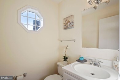 5000 Domain Place, Alexandria, VA 22311 - photo 7