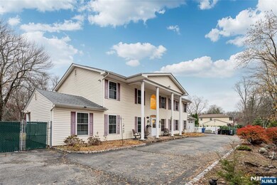 255 Knoll Rd, Lake Hiawatha, NJ 07034 - photo 2