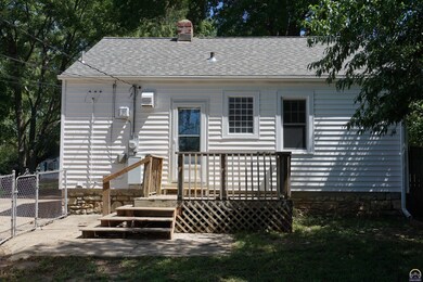 929 SW Randolph Ave, Topeka, KS 66606 - photo 4