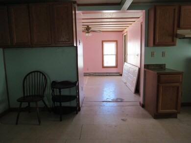 107 Mannering St, Berlin, NH 03570 - photo 4