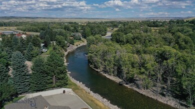 Boulder River Frontage and views!