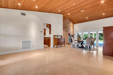 1461 SW 15th Street