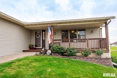 5923 Wisconsin Ave, Davenport, IA 52806 - photo 3