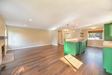 2406 Pinebrook Cir, Medford, OR 97504 - photo 4