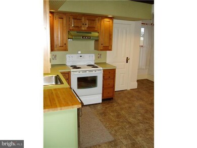 325 E Philadelphia Ave unit B, Boyertown, PA 19512 - photo 6