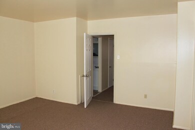 1208 Lakeshore Dr, Camden, NJ 08104 - photo 7