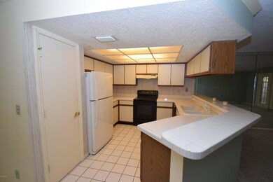 OPEN KITCHEN W BREAKFAST BAR!