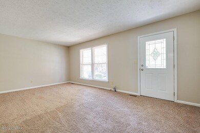 404 Fisher Ln, Mount Washington, KY 40047 - photo 4