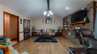 7143 N Comanche Ave, Warr Acres, OK 73132 - photo 4