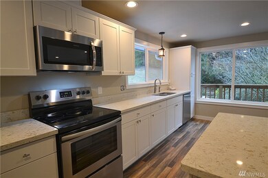 6161 E Grapeview Loop Rd, Allyn, WA 98524 - photo 4