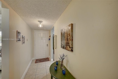 3186 Via Poinciana unit 203, Lake Worth, FL 33467 - photo 2