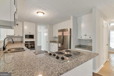 3721 Chiltern Ct, Lithonia, GA 30038 - photo 4