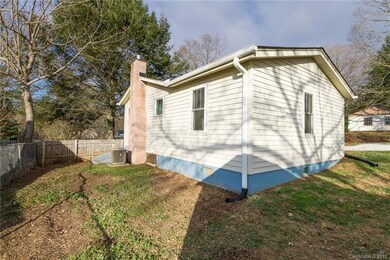 354 Oakview Park Rd, Asheville, NC 28803 - photo 3