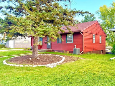 2032 Hyacinth Ave E, Saint Paul, MN 55119 - photo 3