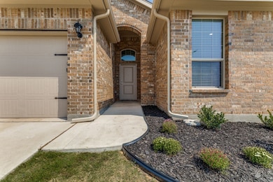 9720 Calhoun Falls Dr, Fort Worth, TX 76108 - photo 2