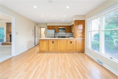 2207 Porsha Ln, High Point, NC 27265 - photo 3