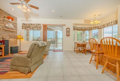 004_Living & Kitchen