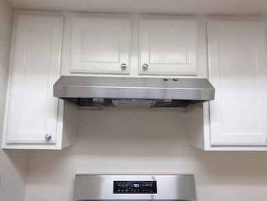 5644 Birchmont Dr unit C, Houston, TX 77091 - photo 6