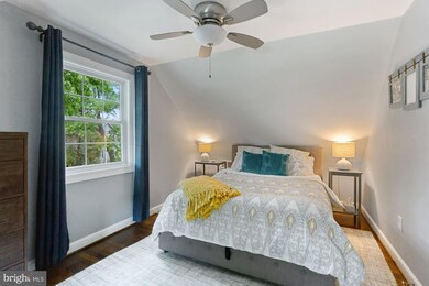 6911 Columbia Dr, Alexandria, VA 22307 - photo 5