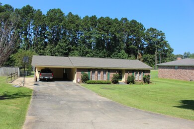 208 Pineview Dr, Laurel, MS 39440 - photo 2